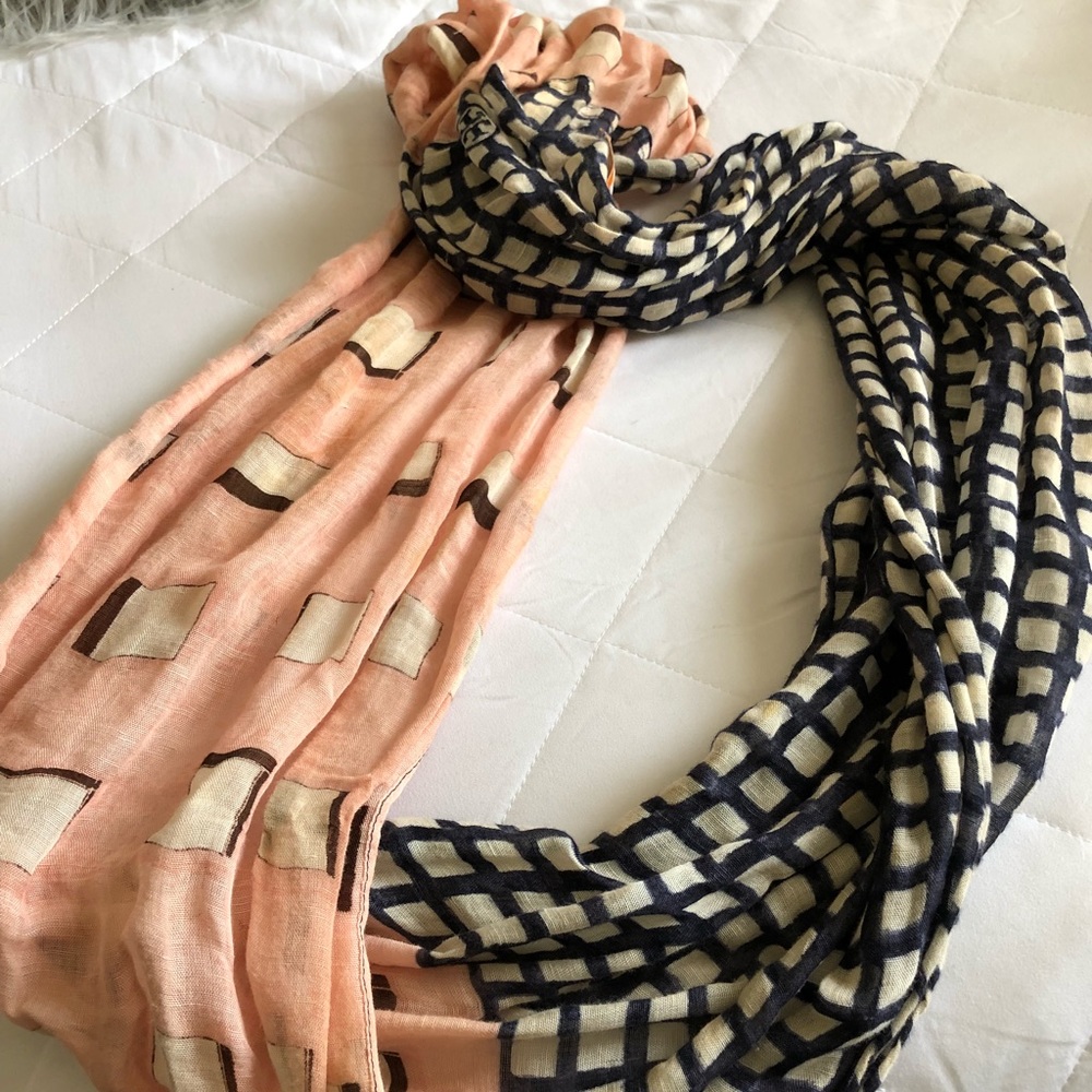 Tory Burch Infinity Scarf Good Condition